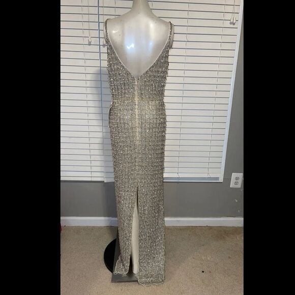 MAC DUGGAL GEOMETRIC EMBELLISHED CRYSTAL DROP V-NECK GOWN SZ 2 $598 - Picture 5 of 9